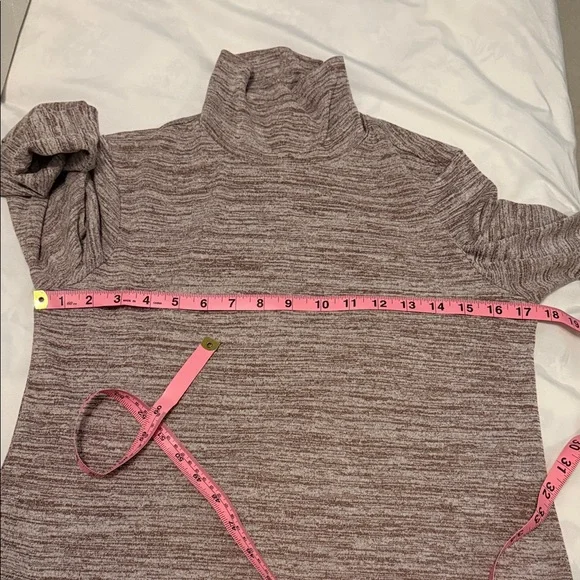 EUC Banana Republic Luxe Spun Heathered Brown Turtleneck Top - Picture 9 of 10